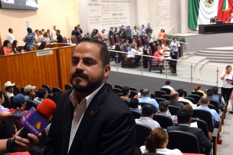 El legislador de MORENA, Rogelio Rodríguez, presentó una iniciativa que prevé evitar la desaparición forzada de personas y la desaparición cometida por particulares en el estado de Veracruz. 
