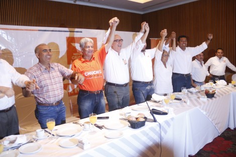 El dirigente nacional del Movimiento Ciudadano, Dante Delgado Ranauro, presentó a los candidatos a las alcaldías de Veracruz, Boca del Río, Medellín, Alvarado y Jamapa.