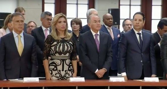 El gobernador de Vracruz, Miguel Ángel Yunes Linares, acudió a la reunión, al igual que los demás gobernadores.