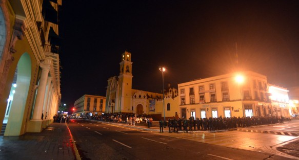 Después de medianoche los campesinos optaron por retirarse ante el anuncio de sus líderes de que habria algunos recursos.
