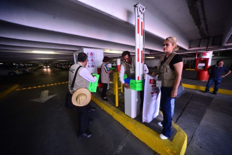 La subdirectora de Comercio del Ayuntamiento de Xalapa, Clorinda Ferral Ferrando, informó que en la mañana de este jueves se aplicó la clausura provisional y parcial a efecto de inmovilizar las plumas de acceso al estacionamiento de Plaza Ánimas.