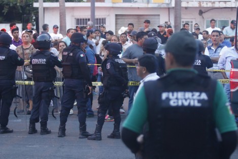 Luego de la audiencia a que fue presentado como imputado  por los delitos de homicidio doloso, lesiones dolosas y terrorismo, la juez  de control del Poder Judicial dictó prisión preventiva por un año a el dirigente del sindicato de trabajadores de TAMSA, Pascual Lagunes.  