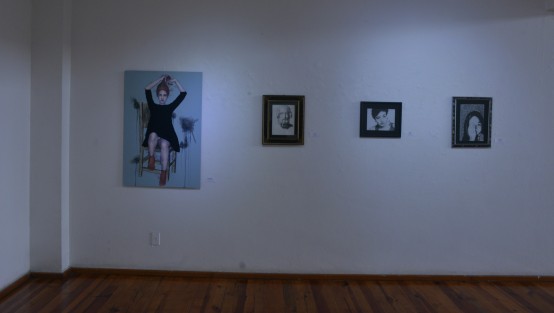 En la galería Alba de Canal continúa la exposición colectiva de alumnos de la Facultad de Artes Plásticas,  la cual incluye, fotografías, carteles y pintura.  