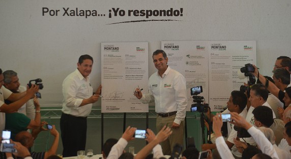 El dirigente nacional del PRI, Enrique Ochoa Reza, acompañó al candidato a la alcaldía de Xalapa, Alejandro Montano Guzmán, en la firma de compromisos de campaña ante notario público. 