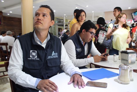 Fernando Márquez, Presidente del Comité Directivo Municipal del PAN, lamentó la guerra sucia desatada en contra de la candidata Ana Miriam Ferráez, quien se realizó el día de ayer pruebas de laboratorio ante los rumores desatados en su contra para que la ciudadanía compruebe que no tiene nada que ocultar.