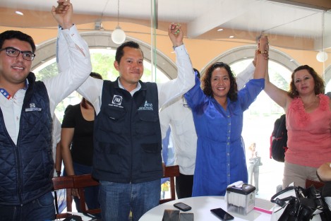 La candidata a la alcaldía de Xalapa por el PAN- PRD, Ana Miriam Ferráez, ha sido señalada tanto de tomar medicamentos para controlar la ansiedad, como adicta a alguna sustancia prohibida, esto aumentó a raíz de que no acudiera como los otros candidatos a realizarse un examen antidoping, argumentando que en este momento o tendría por qué hacerlo. 