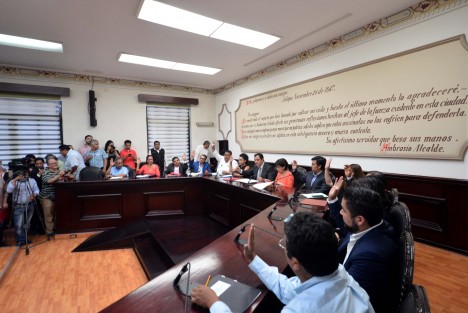 En su última sesión extraordinaria, el Cabildo xalapeño autorizó diversas modificaciones al Reglamento para el Desarrollo Económico y Turístico del municipio, entre las que se incluyó la inclusión de los food trucks dentro de un título destinado a la orientación de inversiones alternativas en el desarrollo de actividades innovadoras.