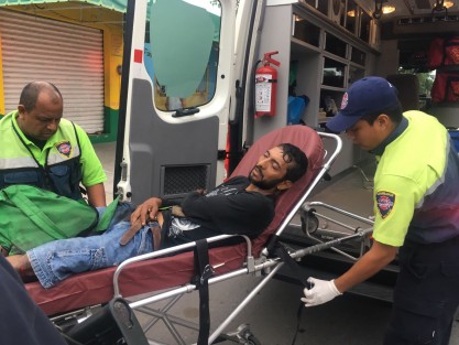 Un sujeto de 41 años fue herido de bala tras presuntamente sostener una riña con el conductor de un coche blanco en calles de la colonia Venustiano Carranza.
