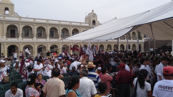 Así recibieron a AMLO en Boca del Río.