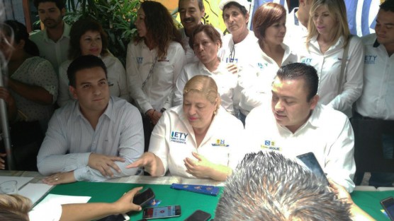 El dirigente estatal del PAN, Pepe Mancha, dijo  en Córdoba que su partido no se inquieta por MORENA, ya que este partido se está debilitando en Veracruz, al caérseles el teatrito de la honestidad.