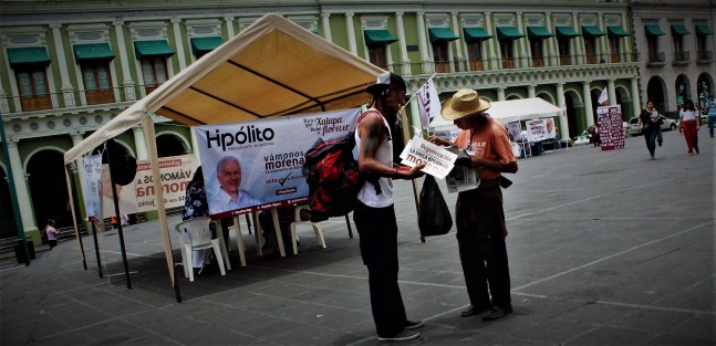 Cada cual con sus recursos de campaña.