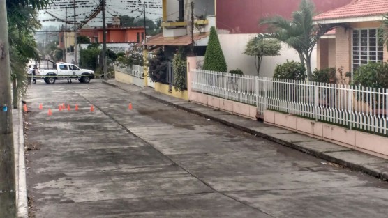 Durante las primeras horas de este viernes, la casa del candidato a la alcaldía de Cuitláhuac, por la alianza PAN-PRD, fue baleada, por sujetos desconocidos, afortunadamente no hubo lesionado.