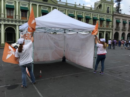Acá en la acampañada. 