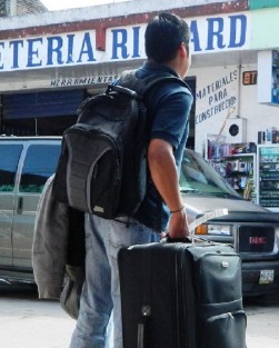 Exportación de mano de obra tlapacoyenses a Estados Unidos ha generado retraso en la economía, llevado a un declive desde hace 25 años a la fecha.
