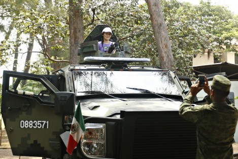 Durante el recorrido se pudo apreciar el adiestramiento de Binomios Caninos, así como algunas armas de combate, parque vehicular e instalaciones. 