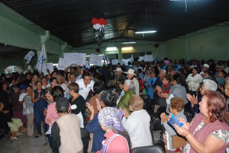 En las agonizantes campañas algunos candidatos ya se retiraron a prepararse para esperar los votos; otros como Enrique Fernández en Coatepec, siguen con sus eventos, al parecer hasta el último minuto.
