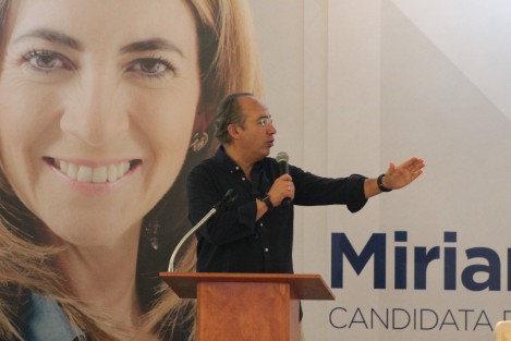 Al hacer uso de la voz, Felipe Calderón invitó a los presentes a dar su voto a Ferráez Centeno, al calificarla como mujer empresaria y  madre de  familia a quien no se le puede hacer señalamientos. Afirmó que los diputados de MORENA recaudaron recursos, con los que este 4 de junio comprarán el voto. 