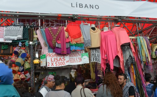 En en Zócalo de la ciudad  de México se encuentra una vez más  la Feria Internacional de las Culturas Amigas (FICA) una muestra de las artesanías de varios países del mundo entero. 

Con la participación de varios países del mundo los cuales ofrecen productos variados a todo el público. Además en la plaza Santo Domingo  se puede disfrutar de los platillos más representativos de estos países.