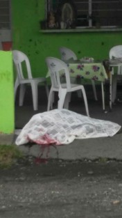 Dos mujeres fueron ultimadas a balazos este miércoles en Cuitláhuac, Ver, cuando se encontraban en un comedor ubicado a un costado de la carretera federal. 