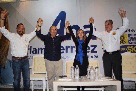 El expresidente de México, Felipe Calderón Hinojosa, estuvo en Xalapa para respaldar la candidatura de Ana Miriam Ferráez a alcaldesa de Xalapa. Cuestionado sobre las aspiraciones de Miguel Ángel Yunes a la presidencia en 2018, dijo que lo importante es definir con quién se puede ganar la presidencia. Margarita puede ganar la presidencia, pero necesita el apoyo del partido, expresó el expresidente de la República, quien agregó que son respetables las aspiraciones de cualquiera.