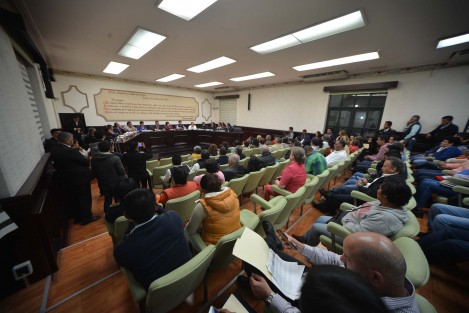 El Cabildo xalapeño, encabezado por el alcalde Américo Zúñiga Martínez, autorizó en sesión ordinaria diversas modificaciones en el Programa General de Inversión de Obras y Acciones del Fondo de Aportaciones para el Fortalecimiento de los Municipios 2017 (Fortamun), con el fin de destinar los recursos necesarios que permitan la reparación del Colector Pluvial Murillo Vidal, ubicado en la avenida del mismo nombre.
