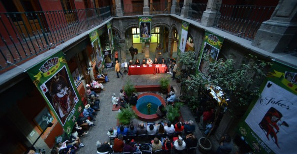 Jorge Luis <em>Manjarrez</em>, caricaturista, muralista, pintor y bohemio presentó su obra <em>Póker del Rock</em> en el Museo de la Caricatura en Donceles 99 del centro de la Ciudad de México.