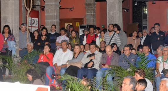 Jorge Luis <em>Manjarrez</em>, caricaturista, muralista, pintor y bohemio presentó su obra <em>Póker del Rock</em> en el Museo de la Caricatura en Donceles 99 del centro de la Ciudad de México.