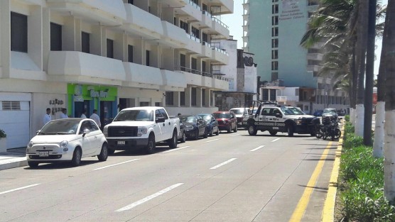 El lugar donde trabaja el equipo de campaña de Fernando Yunes Márquez, candidato a la alcaldía de Veracruz por la alianza PAN-PRD, fue evacuado por una amenaza de bomba en el hotel Double Tree, la tarde de este domingo. 