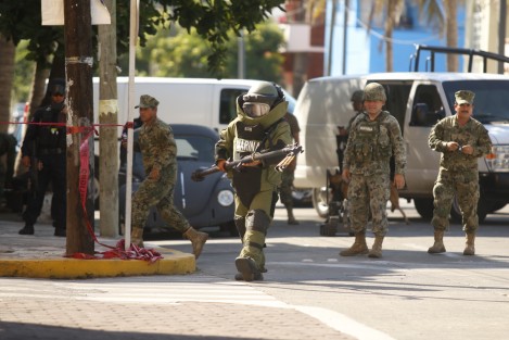 La secretaría de Marina a través de su escuadron antibombas, desactivaron un par de artefactos explosivos ubicados en los hoteles Double Tree Hilton y Howard Jhonson.