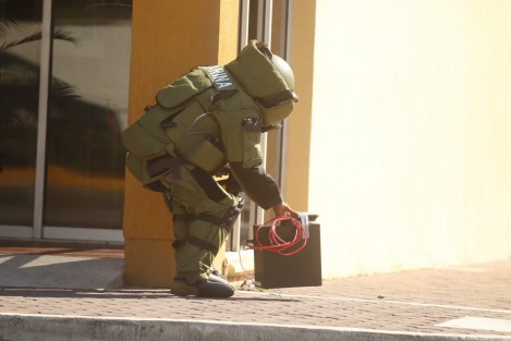 La secretaría de Marina a través de su escuadron antibombas, desactivaron un par de artefactos explosivos ubicados en los hoteles Double Tree Hilton y Howard Jhonson.