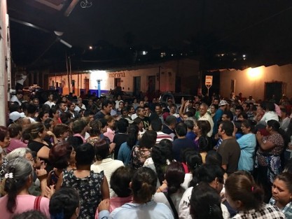 En Teocelo celebran el triunfo del Partido Encuentro Social, candidatura del Licenciado Mario Chama. 