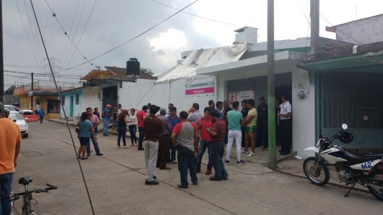 Alrededor de las dos de la tarde inició el conteo de actas en las instalaciones del OPLE de Nogales, por representantes de cada uno de los partidos que participaron para este proceso electoral.