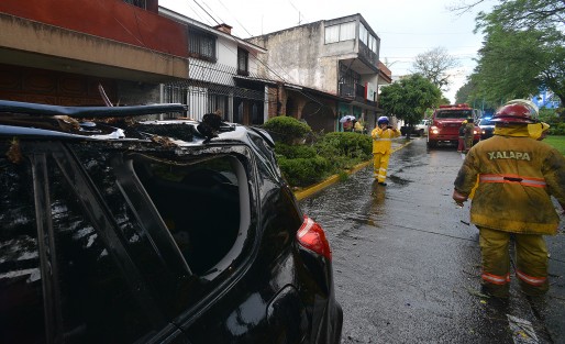 Una camioneta fue dañada; no hubo lesionados.
