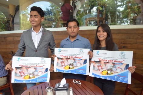 Jóvenes preparatorianos encabezados por Roberto Martínez, hacen un llamado a la sociedad para donar alimentos para familias de escasos recursos, los cuales serán entregados en colonias de la periferia de la capital.
