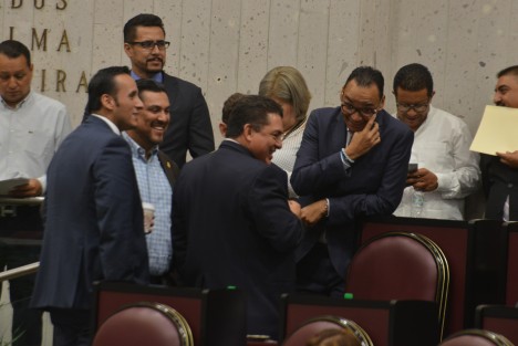 En el chapulineo interno de la Legislatura local, bien local, Vicente Benítez solicitó su adhesión al grupo legislativo del Partido Nueva Alianza.
