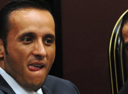 Como cuando Checo que llegó el fondo para comisiones legislativas... hasta los bigotes me lamo. 