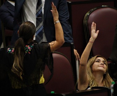 Las diputadas panistas apuradas en que baje el recurso, y Checo les salecon esto.