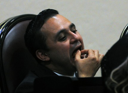Con sueldo de 60 mil pesos, más lo que se acumule, diputados del Congreso del Estado de Veracruz acuden a las sesiones al parecer a tratar  con su presencia, ustificar sus jugosos salarios. ¡Es el cOlmo! 