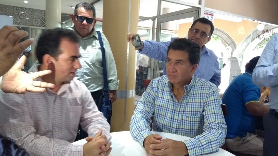 El senador Pepe Yunes en compañía de Héctor Yunes lanzó un llamado para que la FGE investigue a diputado Sergio Hernández luego de las acusaciones hechas por Cinthya Lobato.