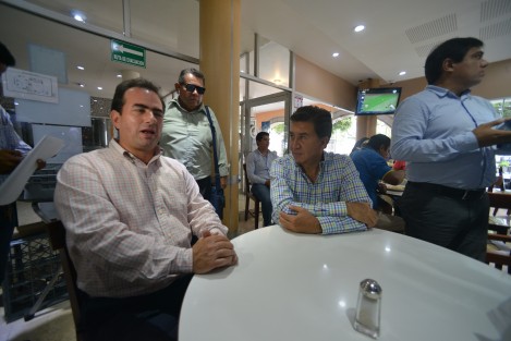 El senador Pepe Yunes en compañía de Héctor Yunes lanzó un llamado para que la FGE investigue a diputado Sergio Hernández luego de las acusaciones hechas por Cinthya Lobato. 