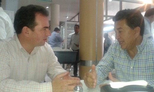 El senador Pepe Yunes en compañía de Héctor Yunes lanzó un llamado para que la FGE investigue a diputado Sergio Hernández luego de las acusaciones hechas por Cinthya Lobato.  