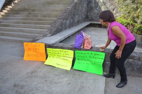 La académica  de la facultad de Trabajo Social de la UV región Coatzacoalcos -Minatitlán, María del Carmen Chiu, se manifestó por no habérsele otorgado una plaza, aun cuando asegura que ella obtuvo en máximo puntaje. 