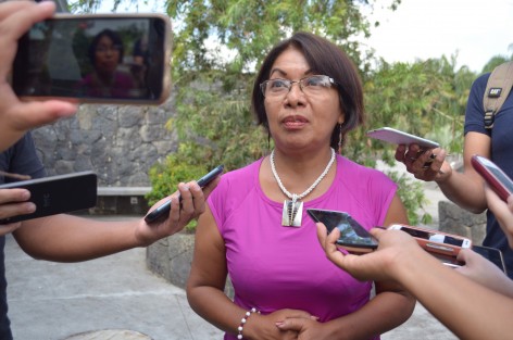 María del Carmen Chui asegura que ha sido víctima de hostigamiento por su reclamo, y que la plaza fue entregada a un maestro respaldado por la FESAPAUV, ente el cual manda en la UV, a su forma de ver. 