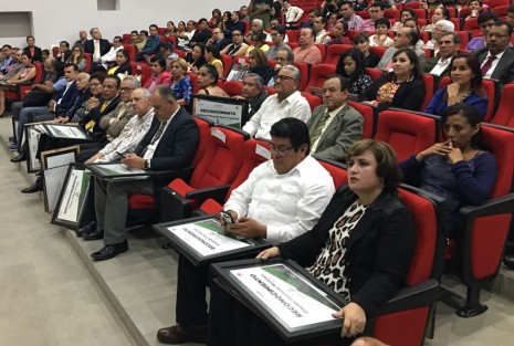 Comunicadores veracruzanos recibieron distinción del cabildo xalapeños con motivo del Día de la Libertad de Expresión. 