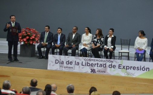 Comunicadores veracruzanos recibieron distinción del cabildo xalapeños con motivo del Día de la Libertad de Expresión.
