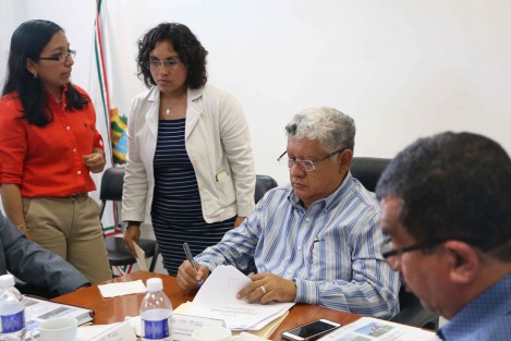 El secretario de Desarrollo Agropecuario, Rural y Pesca, Joaquín Rosendo Guzmán Avilés, presidió la Primera Reunión Ordinaria del Fideicomiso Veracruzano de Fomento Agropecuario (Fiverfap), con el fin de unificar los criterios de calificación de proyectos susceptibles de apoyo, de manera que se favorezca el desarrollo del campo.  
