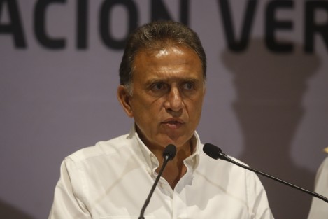 Miguel Ángel Yunes dijo que ya se identificó a quienes colocaron artefactos explosivos en sitios de Veracruz la semana pasada, por lo que se avisa que se detendrá a los responsables. 