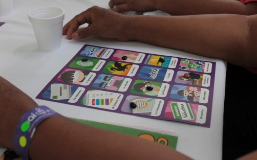 En el parque Juárez de Xalapa se efectúa la <em>Fiesta de la Verdad</em>, evento organizado por el Instituto Nacional de Acceso a la Información, donde a través de juegos y dinámicas se informa a la población sobre sus derechos y obligaciones en materia de información personal. 