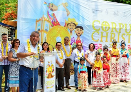Con el corte de la tradicional guía de vainilla, el alcalde Marcos Romero Sánchez, inauguró oficialmente la Feria de Corpus Christi 2017, dando la bienvenida a todos los visitantes a nuestra máxima celebración que se realiza del 10 al 18 de junio. 