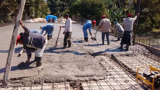 Puente de Vega Chica aún no se puede concluir, faltan más recursos para las rampas de acceso.
